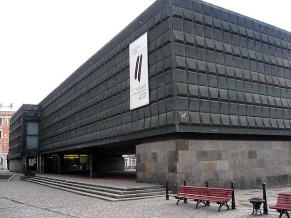 Latvijas Okupācijas muzeja ēka Strēlnieku laukumā (2008). Avots: wikipedia.org.