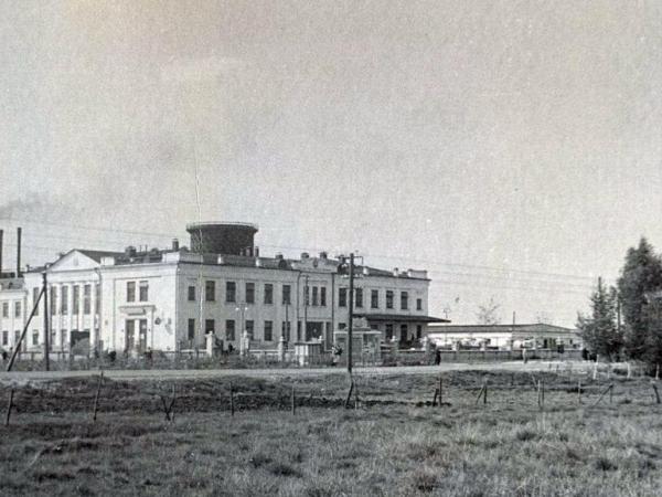 Rēzeknes Piena konservu kombināts neilgi pēc darbības uzsākšanas: lv.wikipedia.org