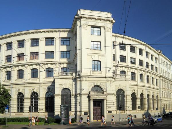 LU VFF un Ekonomikas fakultātes ēka Rīgā, Aspazijas bulvārī 5. Attēls: lu.lv.