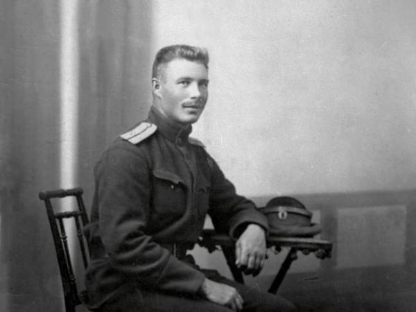 1. latviešu atsevišķā bataljona komandieris pulkvedis Oskars Kalpaks (1882–1919). 1905.–1916. gads. Uzņemšanas vieta un autors nav zināmi. LVKFFDA, 1. f., 850-4