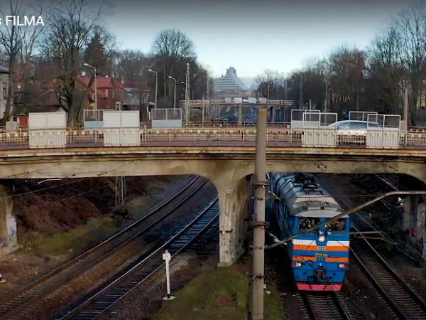 Ekrānšāviņš no videofilmas "Sarkanais tornis".
