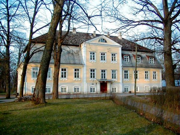 Beļavas muižas kungu māja. No wikimedia.org