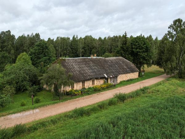 1. attēls. Gricgales krogs (“Medņi”). Aizkraukles novads, Pilskalnes pagasts. 2023. g. 8. augusts. V.Grīviņa foto.