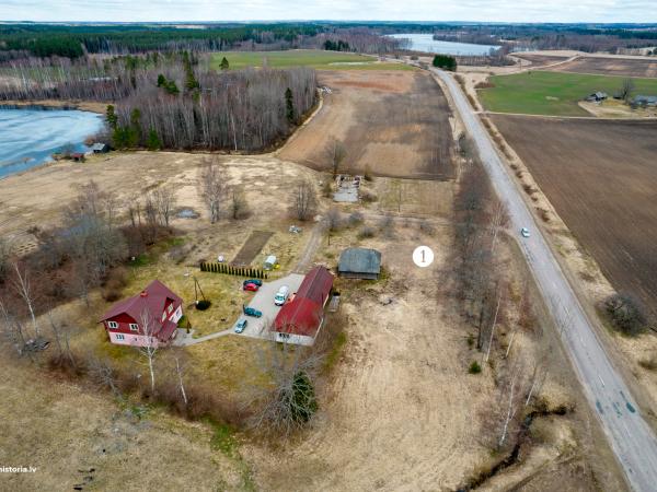 1. attēls. Prēdulienas kroga vieta (1) pie Gulbenes novada Lejasciema pagasta “Prēdulienas”. 2022.g. 16.aprīlis. V.Grīviņa foto.