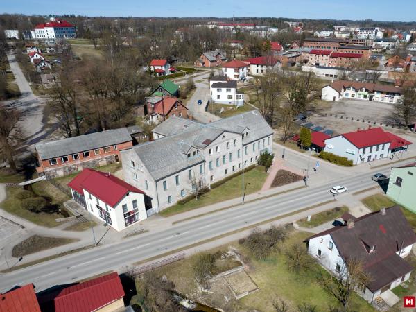 1. attēls. Bijusī Leiverkroga ēka Madonā, Rīgas ielā 4. 2022.g. 17. aprīlis. V.Grīviņa foto.