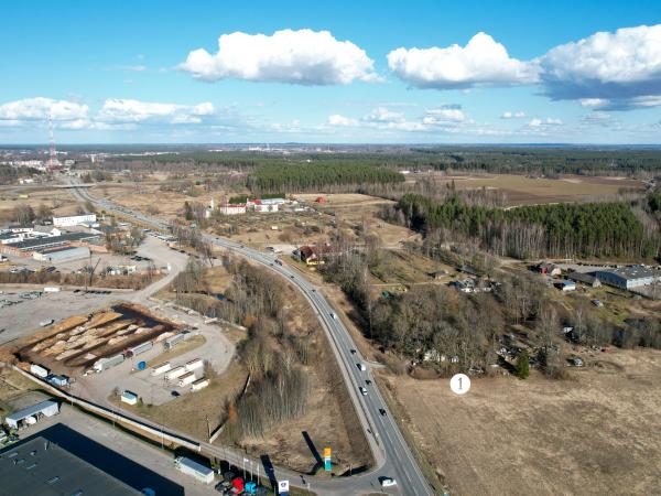 1. attēls. Mellumi (1) skatā no putna lidojuma. 2022. gada 12. aprīlis. V.Grīviņa foto.