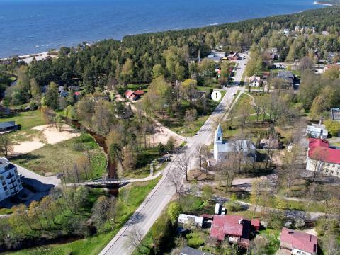 1. attēls. Pēterupes Bīriņu muižas kroga vieta. Saulkrasti. 2023. gada 6. maijs. V. Grīviņa foto.